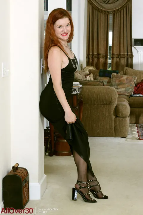 Ivy Blair: Mature Redhead MILF with Big Tits Strips and Spreads – photo 2 of 21