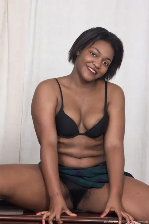 Ebony BBW Poses Nude on the Office Table – photo 4 of 21