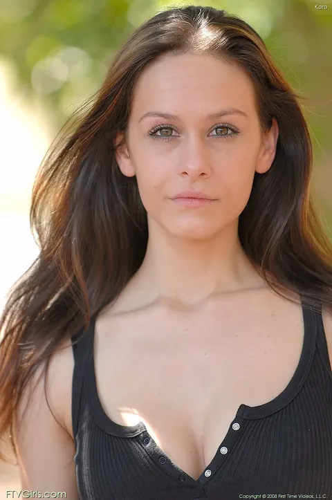 Busty Woman Bares Her Tits and Fingers Her Pussy on a Sidewalk – photo 1 of 15