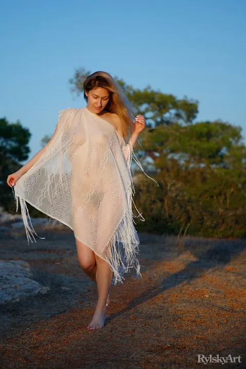 Katty Muss: Redhead Strips Out of Her Skirt for a Nude Shower – photo 7 of 16