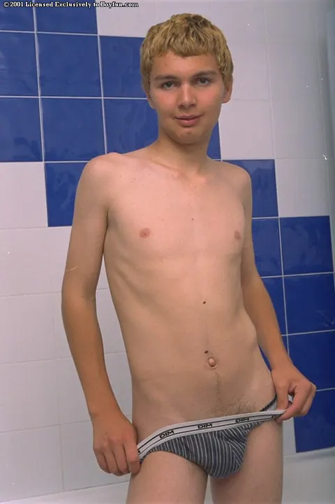 Thick Guy Displays His Big Ass and Masturbates in the Bathroom – photo 13 of 21
