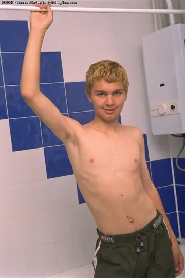Thick Guy Displays His Big Ass and Masturbates in the Bathroom