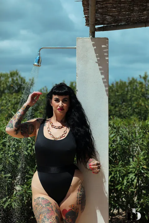 Tattooed BBW Strips Out of Her Bikini in an Outdoor Shower – photo 1 of 21