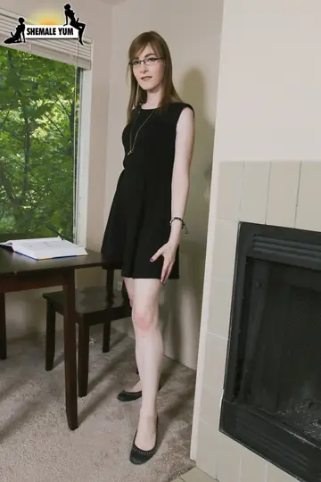 Thick Trans Woman in Glasses Strips and Shows Off Her Body