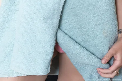 Leila Larson: Busty Hairy MILF Soaps Her Bush and Spreads in the Bath – photo 2 of 16