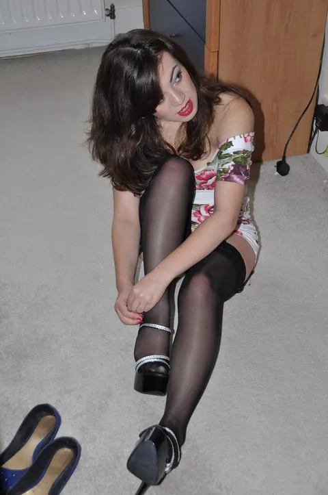 European Brunette in Black Stockings Sucks Cock – photo 6 of 12