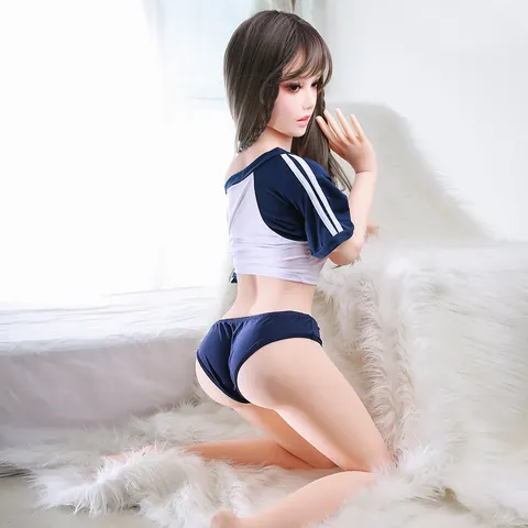 Brunette Undresses Fully and Arches Her Back – photo 6 of 16