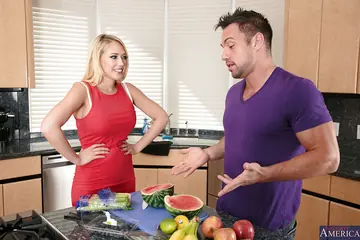 Kagney Linn Karter – Blonde Gives a Blowjob and Takes Cum in Her Mouth