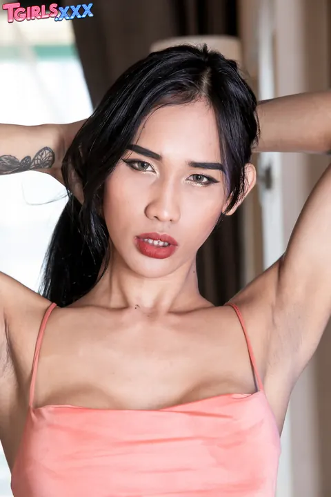 Thai Trans Woman Poses Nude and Shows Her Cock – photo 3 of 16