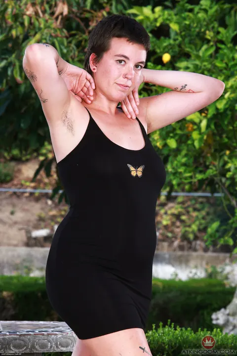 Olivia Marie: Tall Curvy MILF Bares Her Hairy Pussy Outdoors – photo 2 of 21