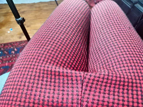 Trans Woman Discards Her Lingerie and Stands Nude – photo 6 of 15