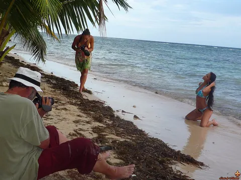 Melisa Mendiny: Brunette Strips Out of Her Bikini and Skirt on the Beach – photo 5 of 16