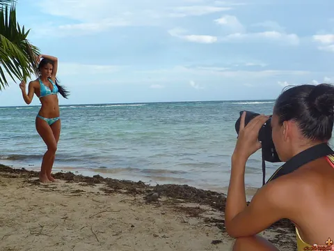 Melisa Mendiny: Brunette Strips Out of Her Bikini and Skirt on the Beach – photo 4 of 16