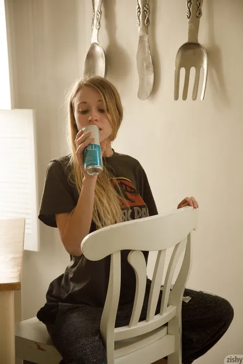 Riley Anne: Skinny Blonde Poses Clothed and Spreads Her Legs – photo 3 of 12