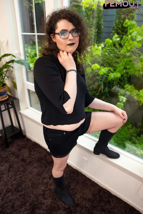 Curvy Trans Woman Strips Out of Her Pantyhose – photo 1 of 16