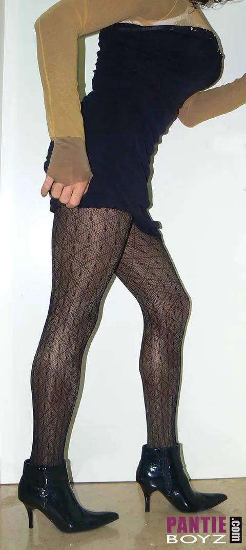 Trans Woman in Panties Bares Her Body – photo 2 of 15