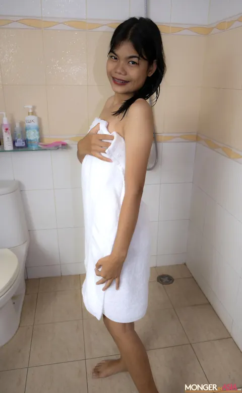Asian Amateur Drops Her Robe and Spreads Her Pussy – photo 3 of 19