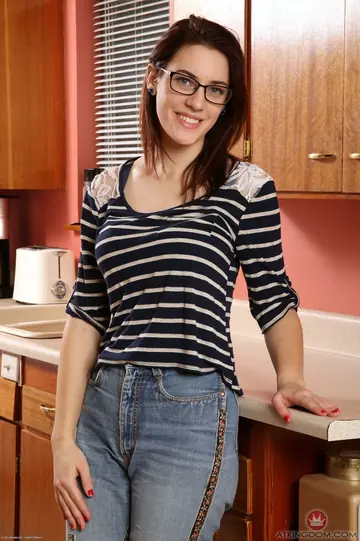 Alice Hodges – Busty Redhead Spreads Her Hairy Pussy in the Kitchen