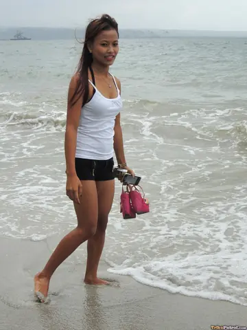 Asian Woman Has Sex and Gets Jizzed on the Beach