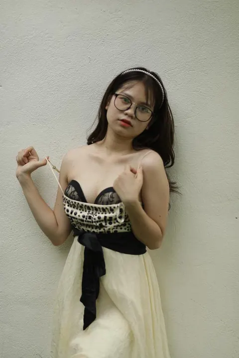 Petite Brunette in Glasses Flashes Outdoors – photo 18 of 21