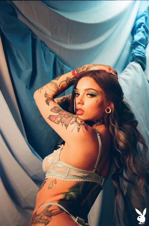 Taylor White: Brunette with Natural Tits and Tattoos Poses Fully Nude – photo 4 of 21