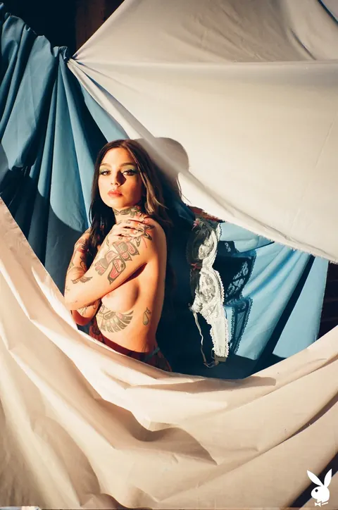 Taylor White: Brunette with Natural Tits and Tattoos Poses Fully Nude – photo 8 of 21