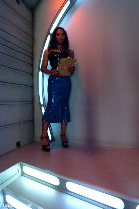 Ebony Trans Woman in Latex Dominates and Fucks a Guy – photo 3 of 21