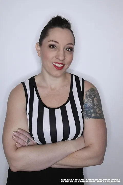 Charlotte Sartre: Tattooed Brunette Dominates Short Guy – photo 3 of 21