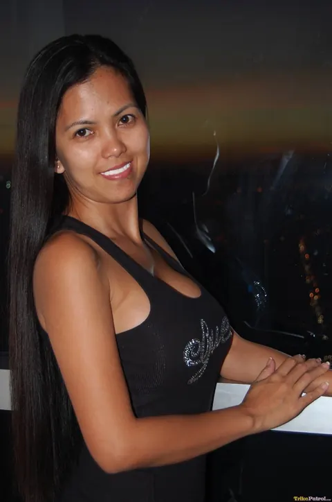 Filipina MILF Reveals Her Boobs and Sucks Cock – photo 21 of 21