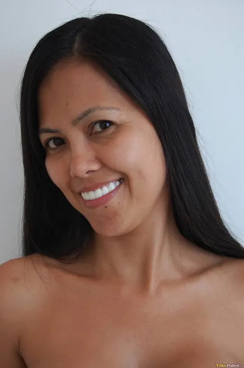 Filipina MILF Reveals Her Boobs and Sucks Cock – photo 2 of 21