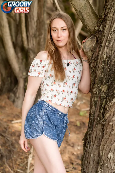 Trans Woman Removes Her Panties Outdoors – photo 3 of 16