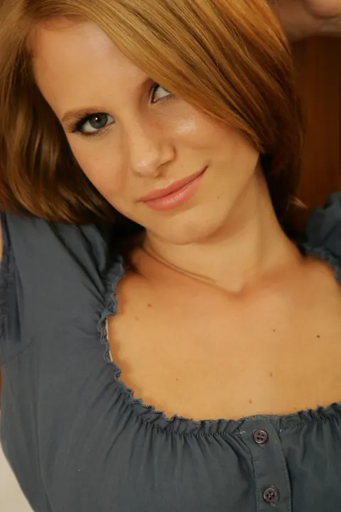 Tammy Sage: Short-Haired Redhead Flaunts Her Big Tits and Pussy in the Kitchen – photo 2 of 21