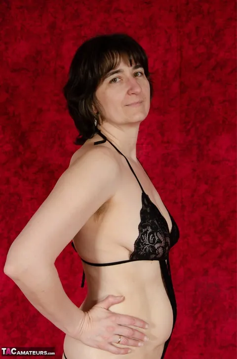 Mature BBW in Lingerie Exposes Her Nipple – photo 14 of 16