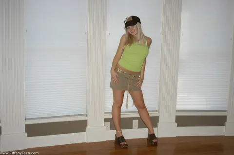 Busty Blonde Shows Her Thong and Big Ass in High Heels – photo 1 of 12