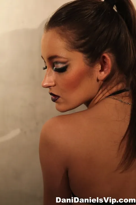 Dani Daniels: Brunette MILF Unzips Leather Pants and Spreads Her Legs – photo 5 of 15