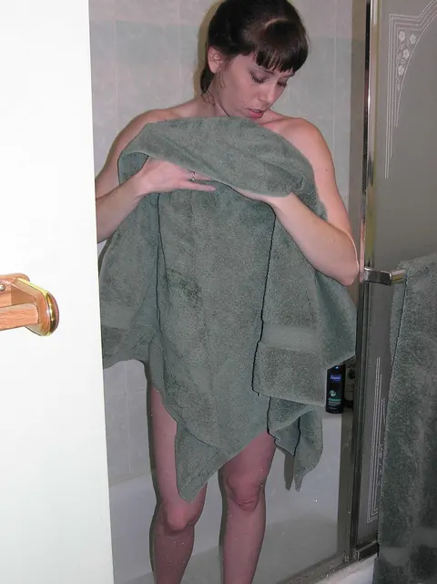 Samantha Charles: Petite Brunette MILF Showers in Her Jeans – photo 16 of 21