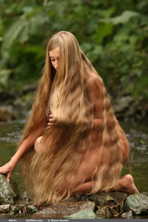 Blonde Undresses and Poses Naked Deep in the Woods – photo 9 of 20