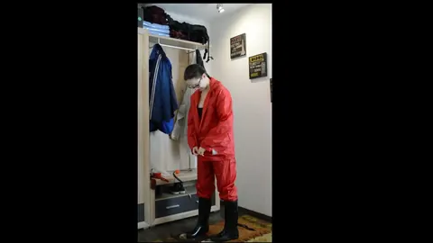 Woman in Latex and Boots Does Self Bondage in Glasses – photo 2 of 16