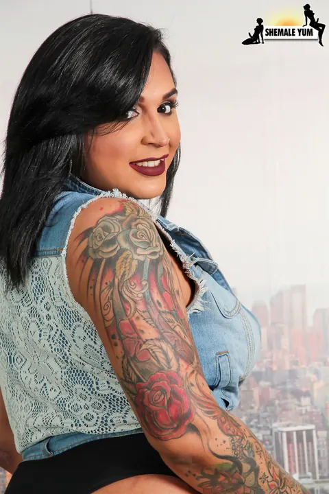 Curvy Latina Trans Woman Strips and Shows Her Big Ass – photo 2 of 16