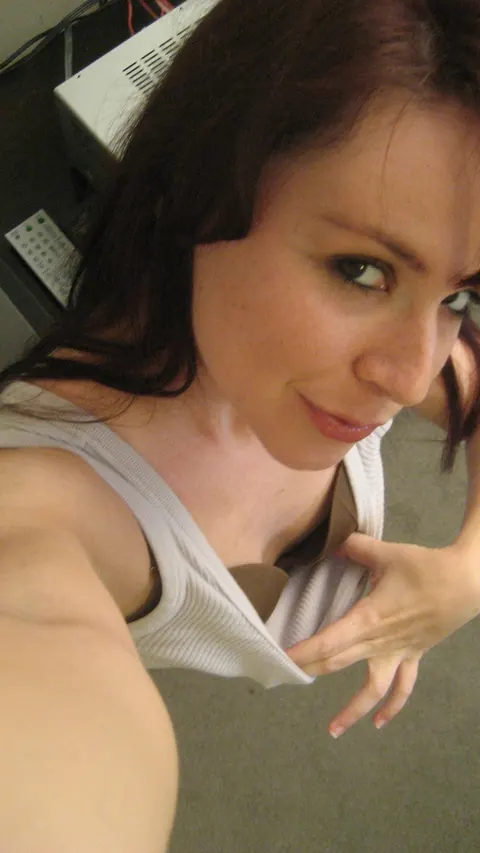 Redhead Amateur Fucks Her Partner and Kisses Deeply – photo 11 of 21