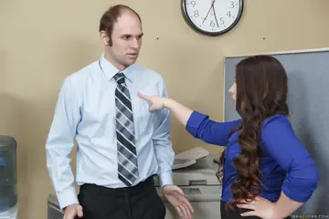 Lola Foxx – Curvy Latina Secretary Takes Anal in Pantyhose at the Office