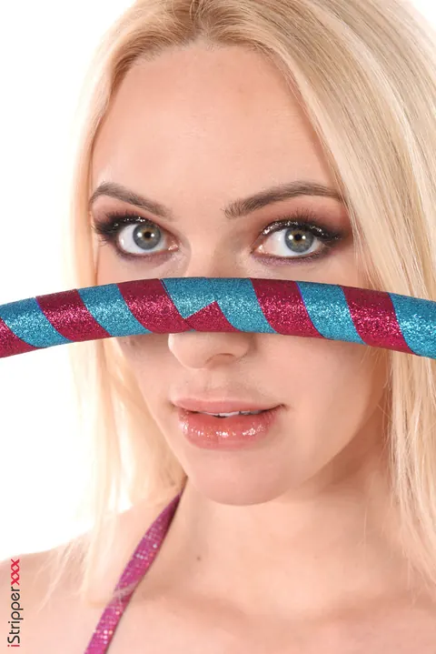 Anna Delos: Blonde with Natural Tits Hula Hoops in a Bikini Before Dildo Play – photo 4 of 15