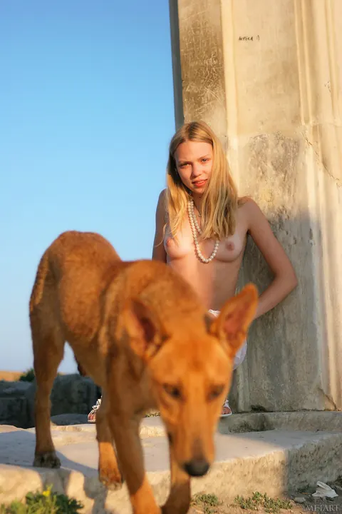 Blonde Undresses Outdoors and Spreads Her Legs Wide – photo 7 of 21