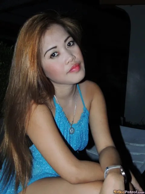 Filipina in Shorts Strips and Spreads Her Shaved Pussy for Partner – photo 3 of 20