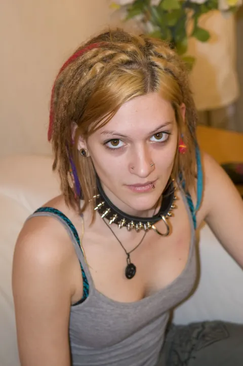 European Lesbians Lick and Finger in the Hotel Threesome – photo 15 of 17