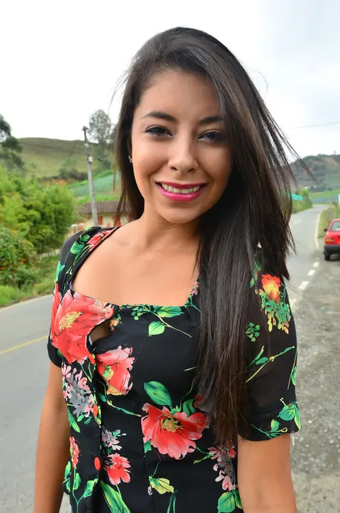 Latina Brunette Bares Her Natural Tits and Oils Them Outdoors – photo 2 of 21