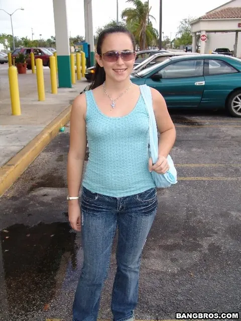 Tall Brunette Fucks Driver in the Car Outdoors – photo 2 of 20