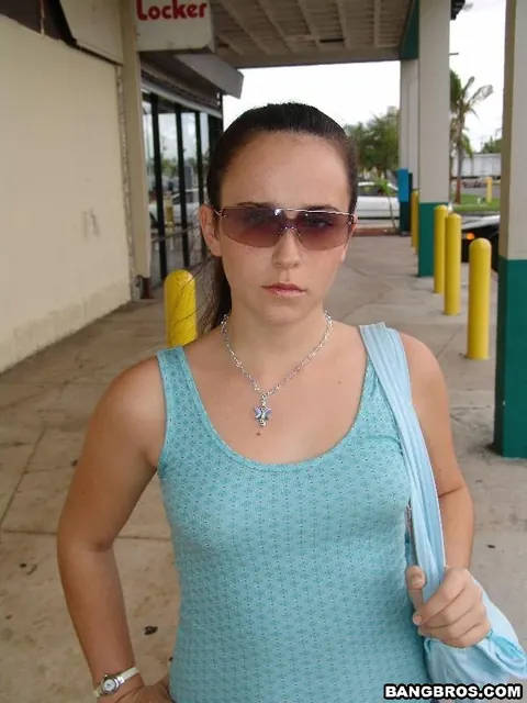 Tall Brunette Fucks Driver in the Car Outdoors – photo 8 of 20