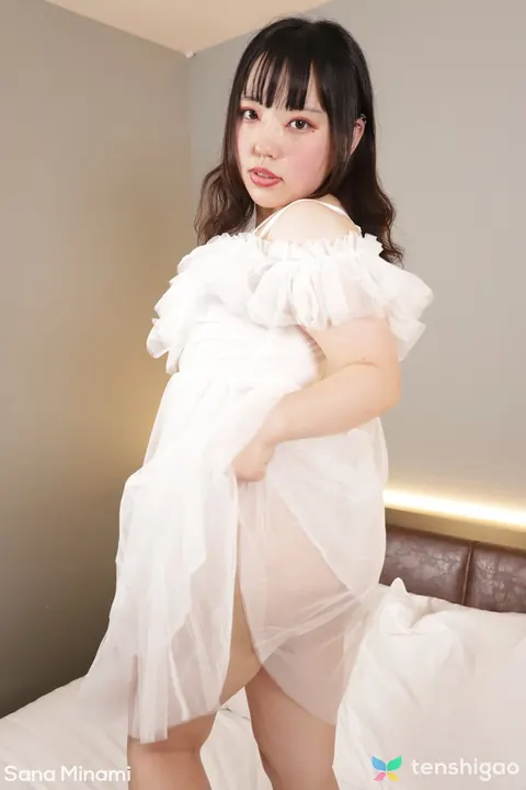 Japanese BBW Strips Out of Her Bikini on the Bed – photo 8 of 15