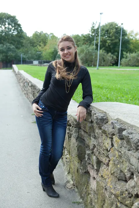 Adriana F: Brunette Strips Out of Her Lingerie and Jeans Outdoors – photo 21 of 21